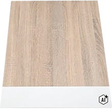 Laminátová podlaha s přirozenou kresbou dřeva jako vzorek podlahové krytiny (Image AI modified or generated)