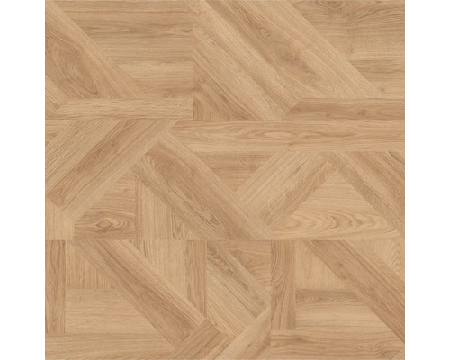 Laminátová podlaha s dekorem dubu v geometrickém parketovém vzoru