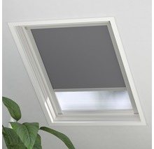 Střešní okno s roletou pro ochranu proti slunci