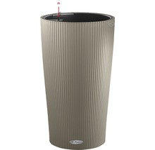 Vysoký květináč se svislými drážkami