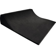 Černá gumová nájezdová rampa pro automobily