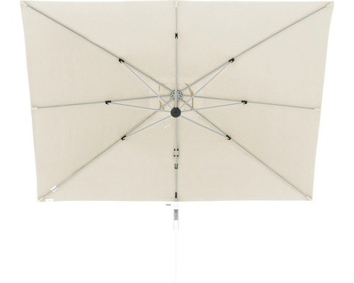 Pohled zespodu na obdélníkový slunečník