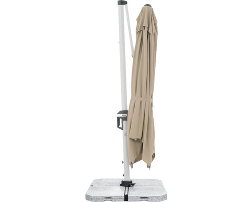 Zavřený slunečník s boční tyčí a stojanem na zahradu