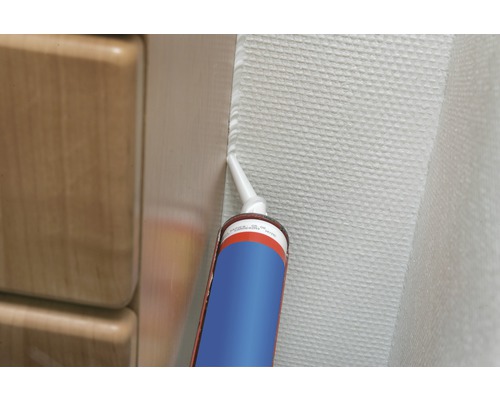 Aplikace tmelu z kartuše na povrch