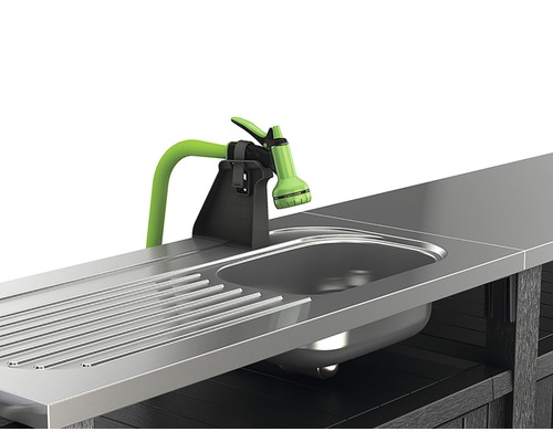 Dřez s odkapávací plochou, umyvadlem a držákem na zahradní hadici