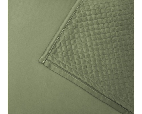 Detail prošívané přehoz s čtvercovým vzorem