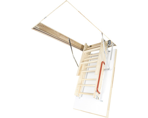 Rozložené dřevěné půdní schody se zábradlím