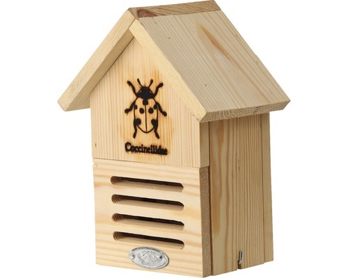 Dřevěný domeček pro berušky se štěrbinami jako vstup