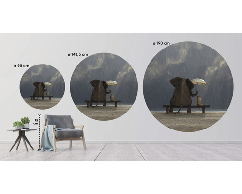 Ilustrace nástěnných samolepek ve třech různých velikostech se slonem a surikatou v dešti