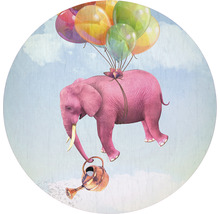 Ilustrace růžového slona, který létá s balónky a drží konev