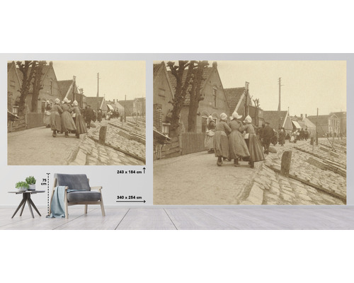 Nástěnná malba s historickou pouliční scénou, rozměry 340 x 254 centimetrů