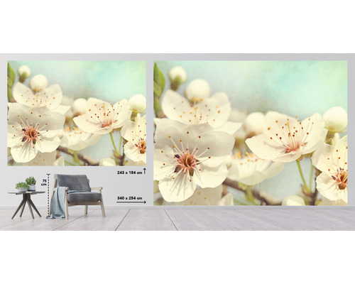 Květinová fototapeta v místnosti se stolem a křeslem