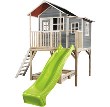 Dřevěný hrací domek se skluzavkou a žebříkem na zahradu