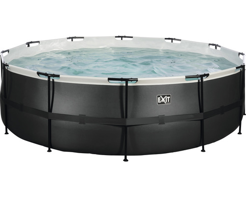 Kulatý nadzemní bazén s vodou a logem Exit.