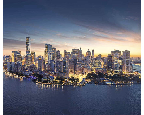 Panorama New Yorku s mrakodrapy a výhledem na vodu