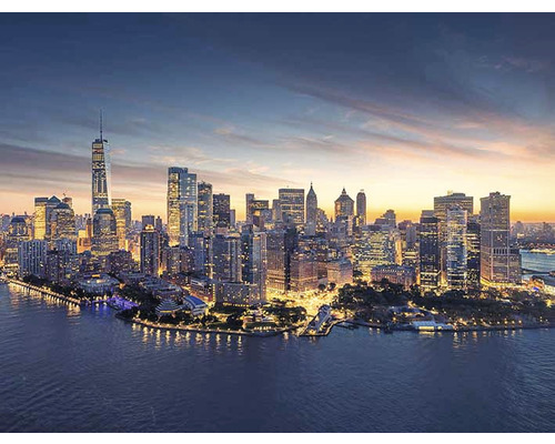 Panoráma New Yorku s mrakodrapy a vodou