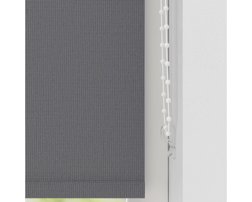 Šedá roleta s ovládacím řetízkem pro dekoraci oken