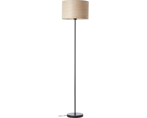 Stojací lampa s dřevěným stínidlem a kovovou základnou