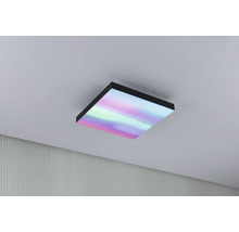 Čtvercové LED stropní svítidlo s vícebarevným světelným efektem na stropě