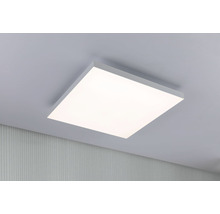 Čtvercové LED stropní svítidlo na stropě místnosti