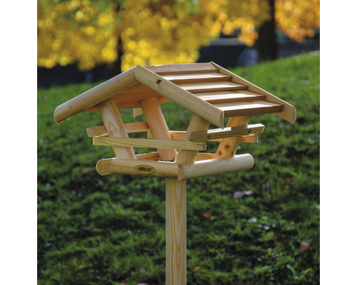 Dřevěný ptačí budka na sloupku do zahrady
