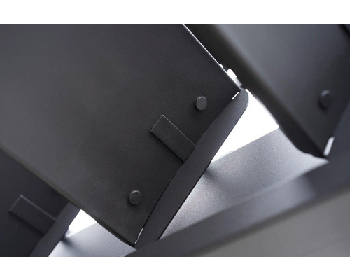 Detail lamelové konstrukce z kovu