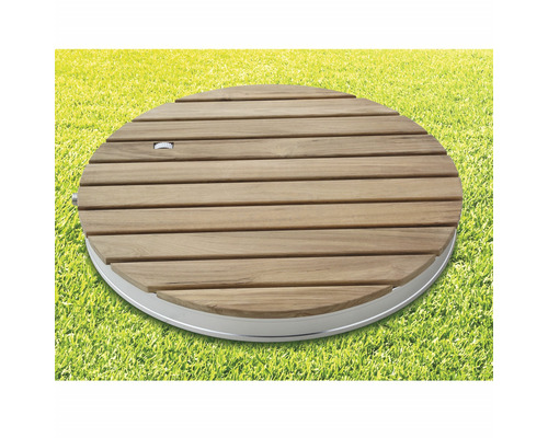 Kulatý dřevěný kryt bazénu s kovovým lemem