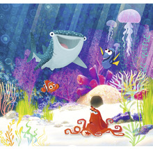 Ilustrace podmořského světa s Nemem, Dory, Bailey, Squirtem a Hankem