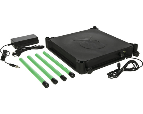 Ohřívač včelího úlu s napájecím zdrojem a světelnými tyčemi