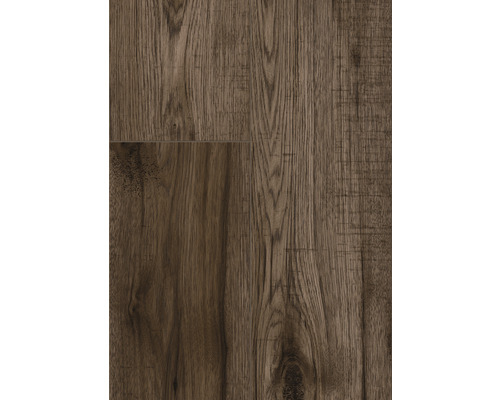 Detail hnědé laminátové podlahy s kresbou dřeva