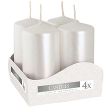 Čtyři válcové svíčky v kartonové krabici