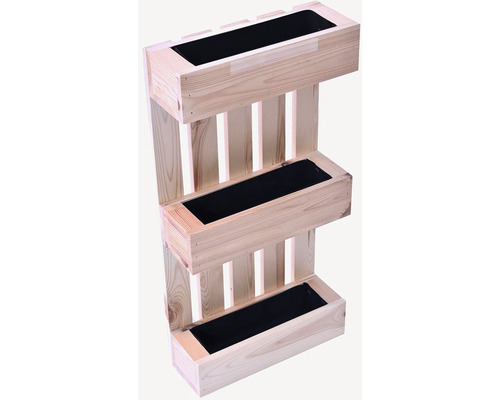 Dřevěný regál na květináče se třemi úrovněmi