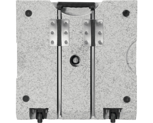 Spodní strana stojanu na slunečníky s rukojetí a kolečky