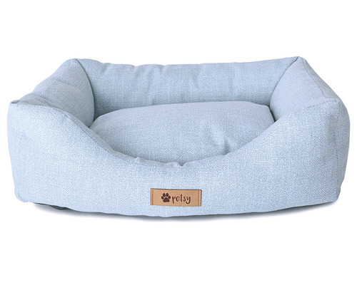 Světlá obdélníková psí postel s polštářem