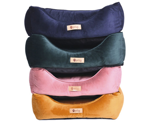 Stoh čtyř čalouněných pelíšků pro zvířata