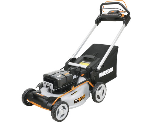 Zahradní traktor se sběrným košem