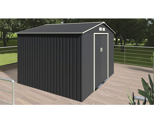 Kovový zahradní domek s dveřmi na terase