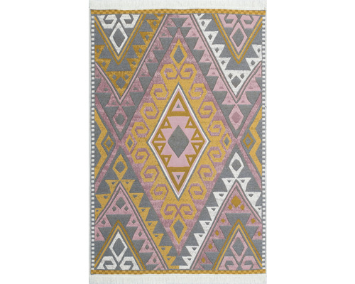 Koberec s geometrickým vzorem