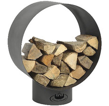 Kulatý kovový stojan na palivové dřevo s poleny