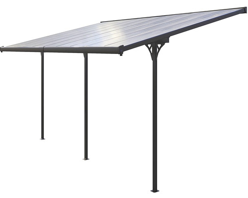 Přístřešek pro auto s polykarbonátovou střechou a třemi podpěrnými sloupky