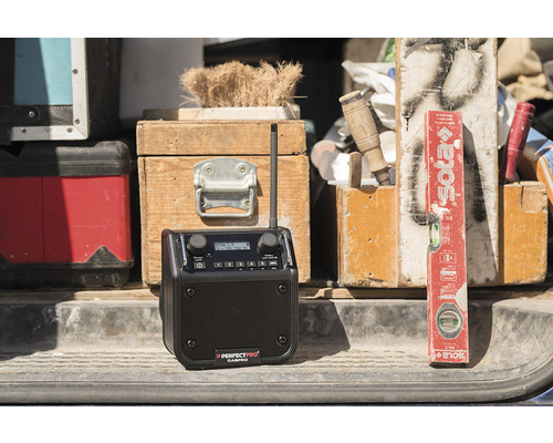 Stavební rádio s anténou značky Perfectpro Dabpro