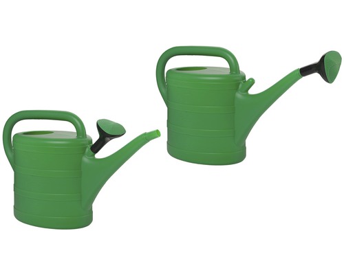 Dvě zelené plastové konve