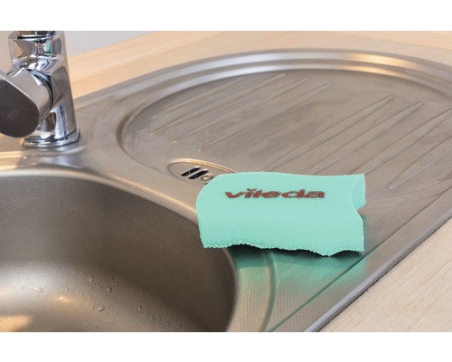 Nerezový dřez s houbičkou Vileda