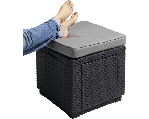 Zahradní stolička s úložným prostorem a nožičkami