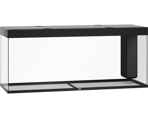 Prázdné akvárium s filtračním systémem