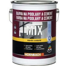 Barva na podlahy a cement v kbelíku s barvou