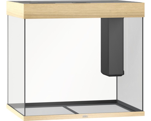 Prázdné akvárium s filtračním systémem