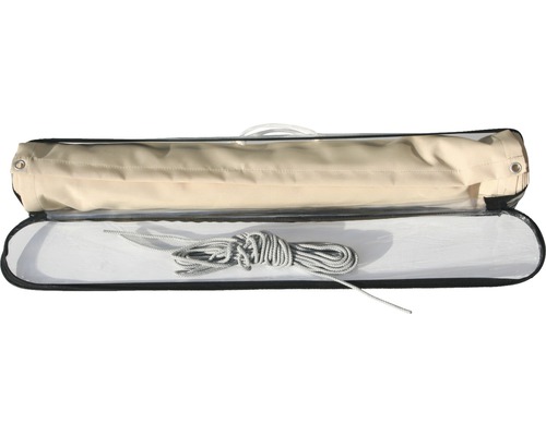 Srolovaná sluneční plachta s upevňovacím materiálem v tašce