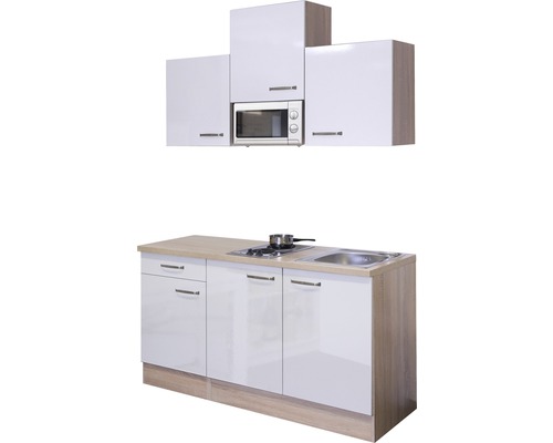 Kuchyňská linka se závěsnými skříňkami, mikrovlnnou troubou, dřezem a varnou deskou