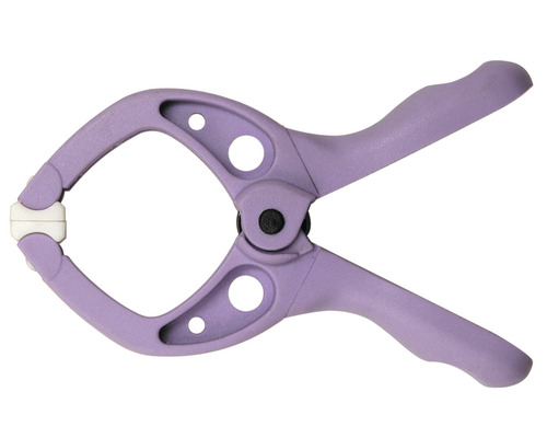 Pružinová svorka z plastu